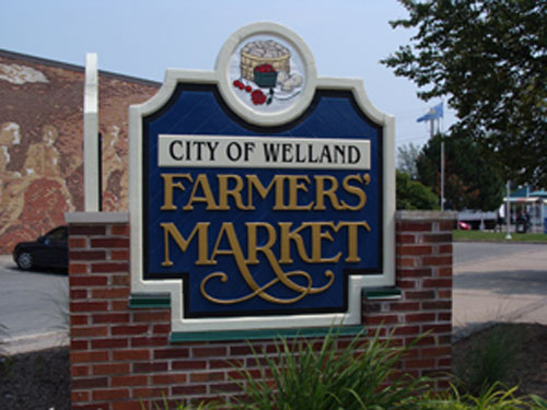 <p>Open every Saturday since 1907, with shelves of fresh fruits and vegetables, tasty meats, natural cheeses, local artisans, and baked goods. Buying fresh and local is showcased at the Market.&nbsp;</p>
