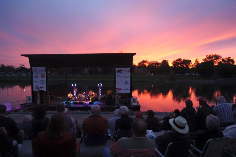 <p>This 750 seat amphitheatre overlooks the east bank of the Welland Recreation Canal and the beautiful floating stage on the water. With musical and theatrical events taking place throughout the summer. For available shows contact the Welland Downtown BIA.&nbsp;</p>