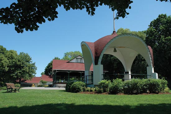 <p>Located in downtown, Montebello Park was designed in 1887 by Frederick Law Olmstead, one of the designers of Central Park in New York City. This park is the home of numerous events and festivals throughout the year. Visitors to the park will enjoy the playground and open space, viewing the 1,300 rose bushes or listening to concerts throughout the summer months.&nbsp;</p>